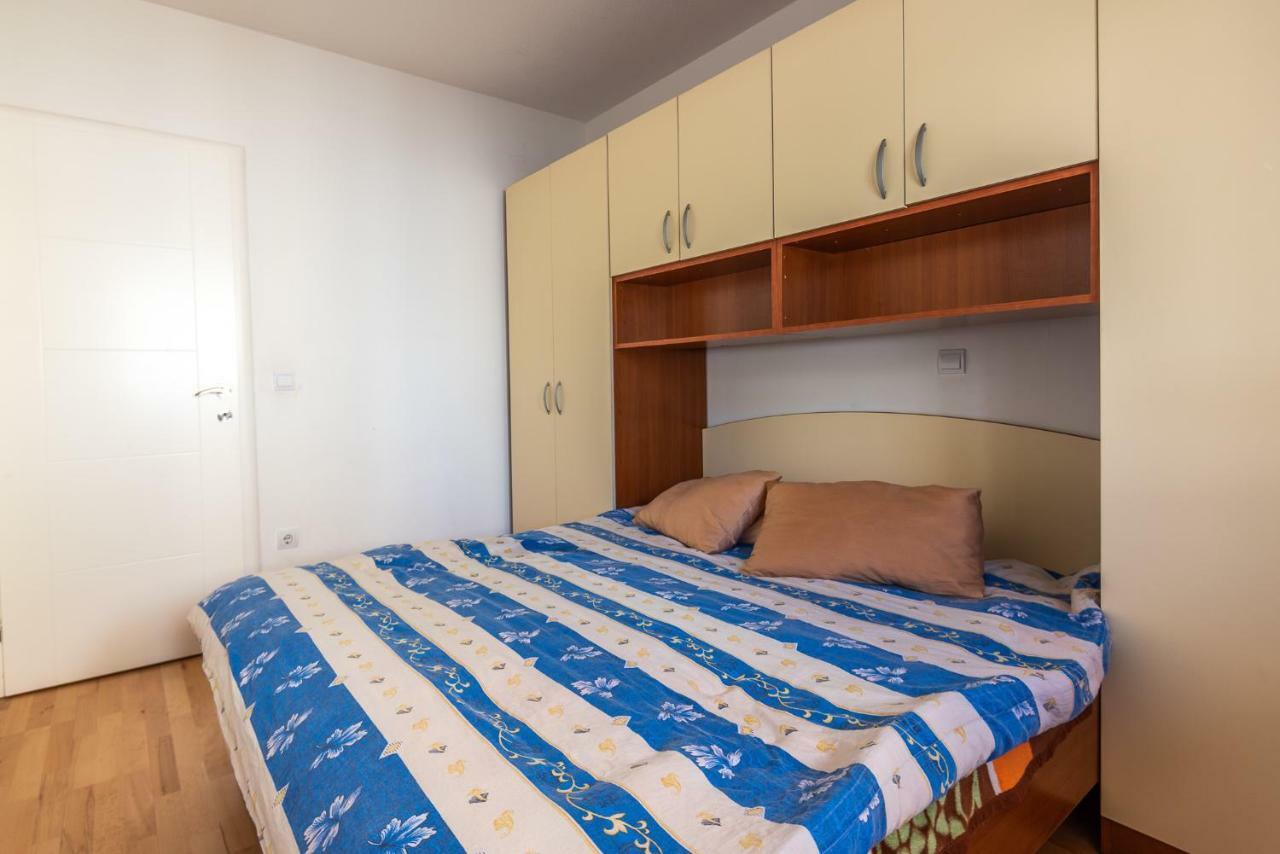 Appartement Apartman Barbara à Makarska Extérieur photo